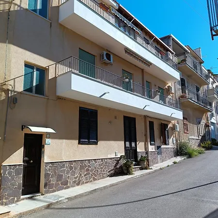 Casa Barone バレストラーテ