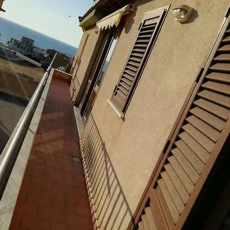 アパート Casa Barone バレストラーテ